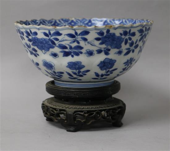 A Chinese Kangxi blue and white bowl, and stand diameter 15cm height 7cm